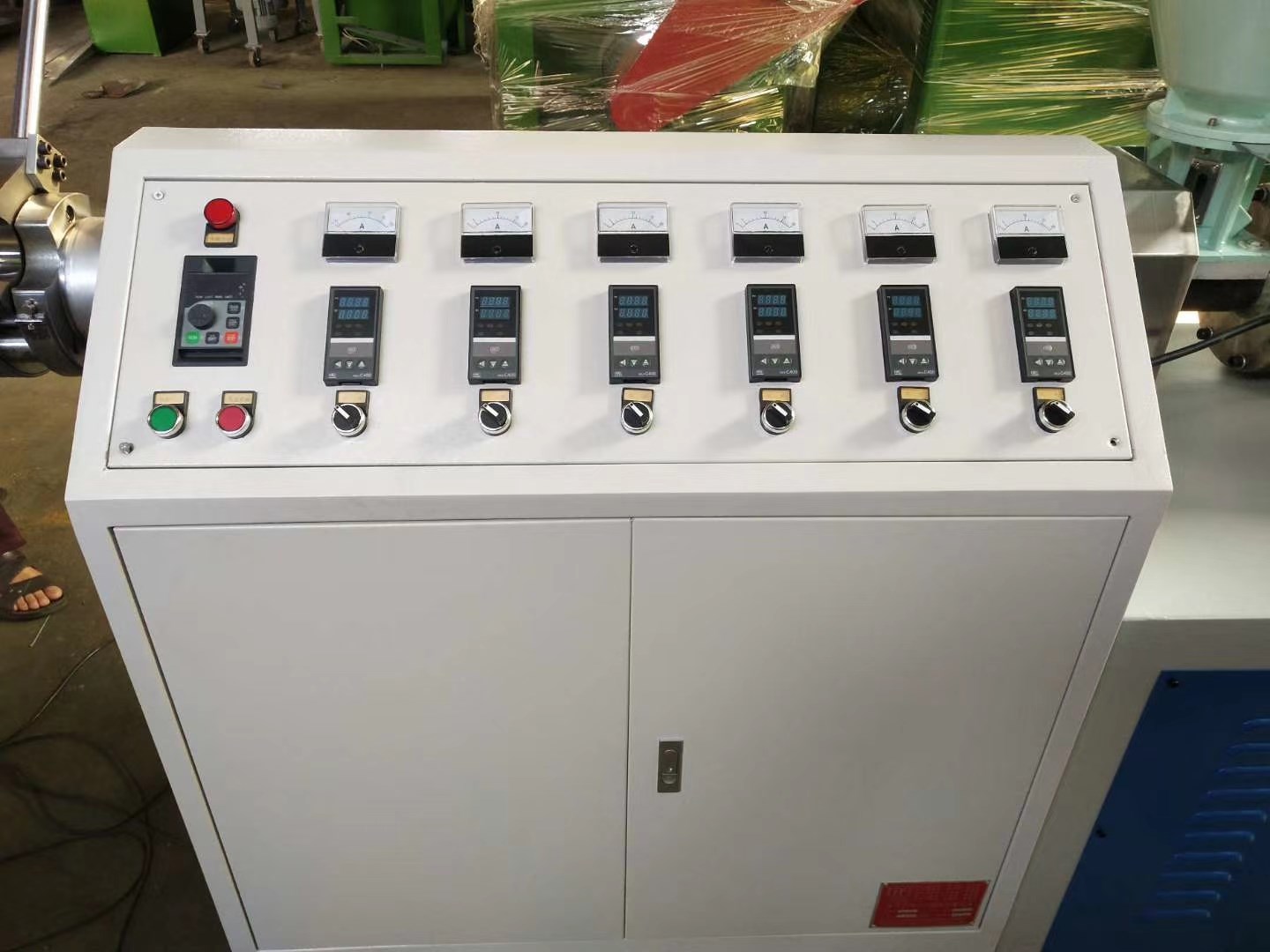 Hongyexing Machinerys HYRP-65 melt blown machine has been shipped!(圖3)